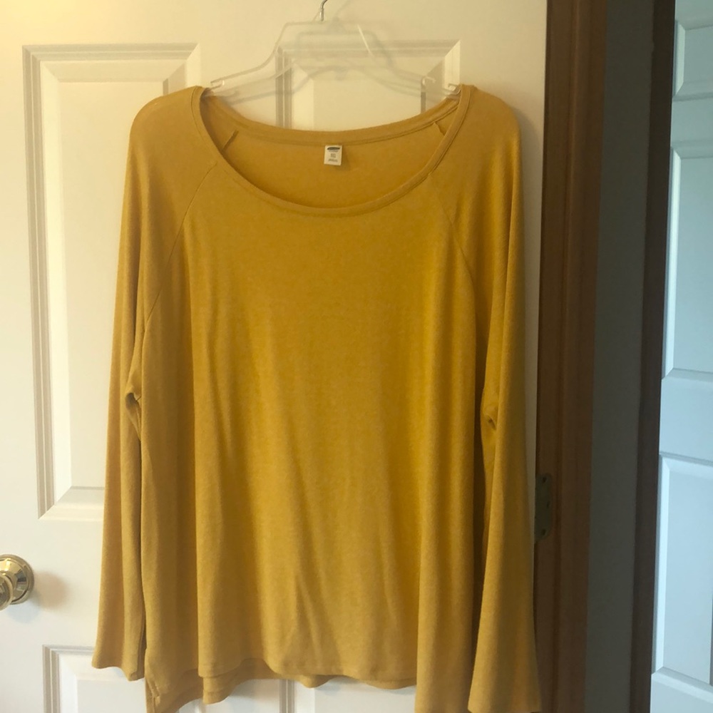 Old Navy Long Sleeve Knit Shirt